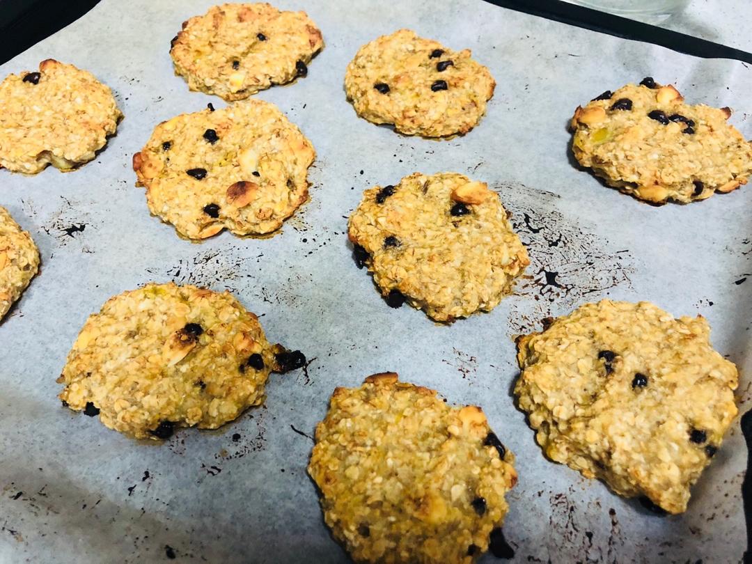 【在美味中减脂增肌】无糖无油无面粉香蕉燕麦巧克力软曲奇