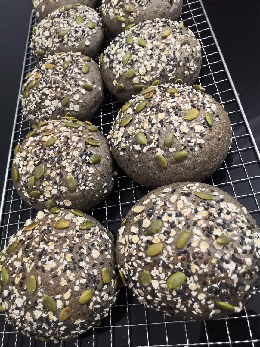 黑芝麻全麦餐包 100%纯全麦