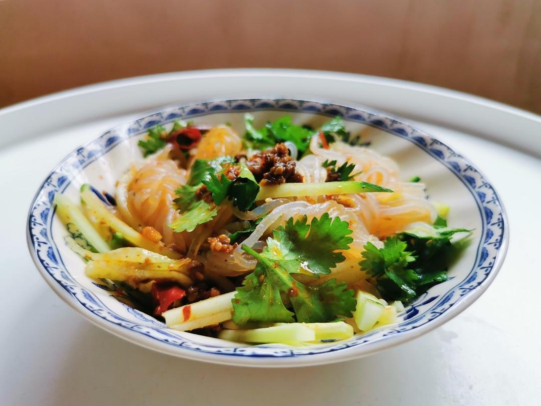 凉拌酸辣魔芋丝，爽口开胃