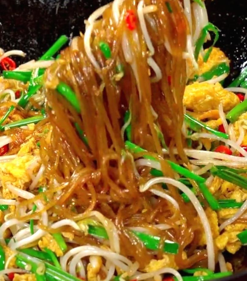 豆芽粉丝炒鸡蛋的做法 步骤10