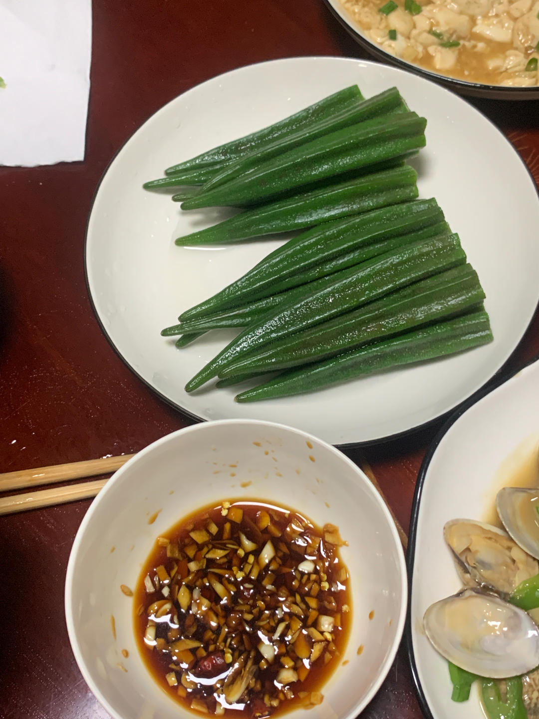 脆嫩多汁 滑润不腻的凉拌秋葵