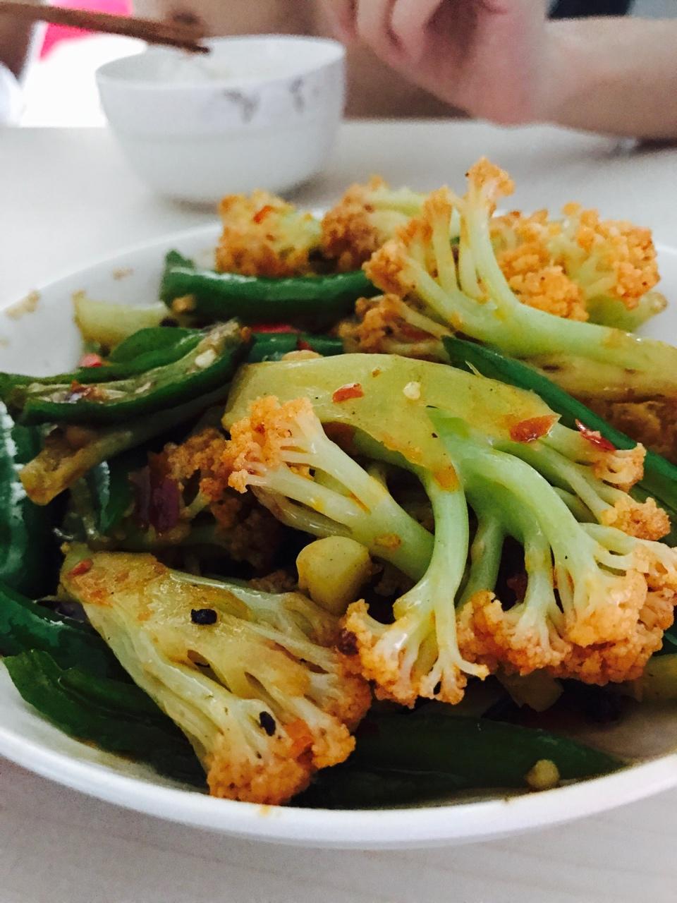 很“浪费”米饭的家常菜之一-------干锅菜花