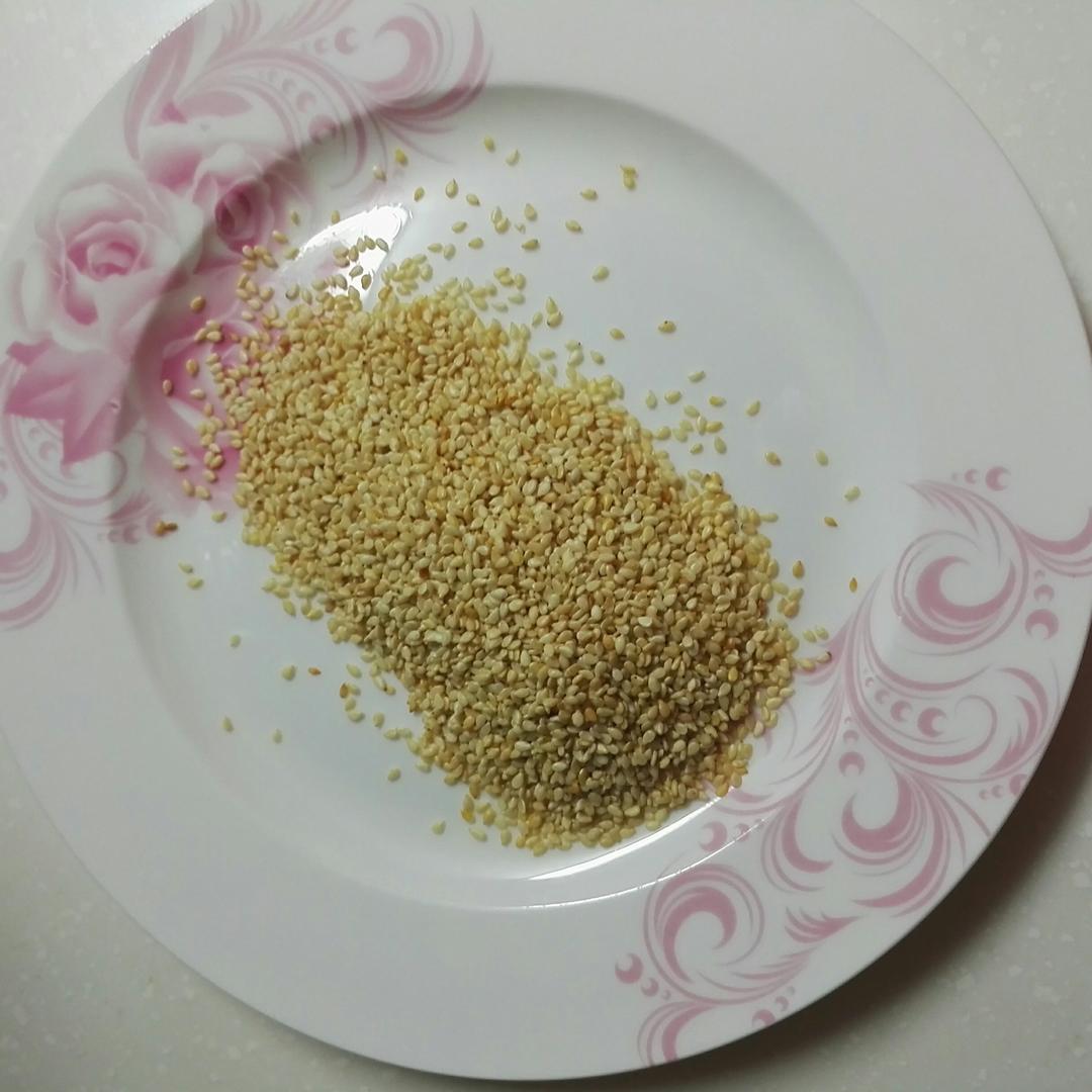 红薯牛奶芝麻饼的做法 步骤6