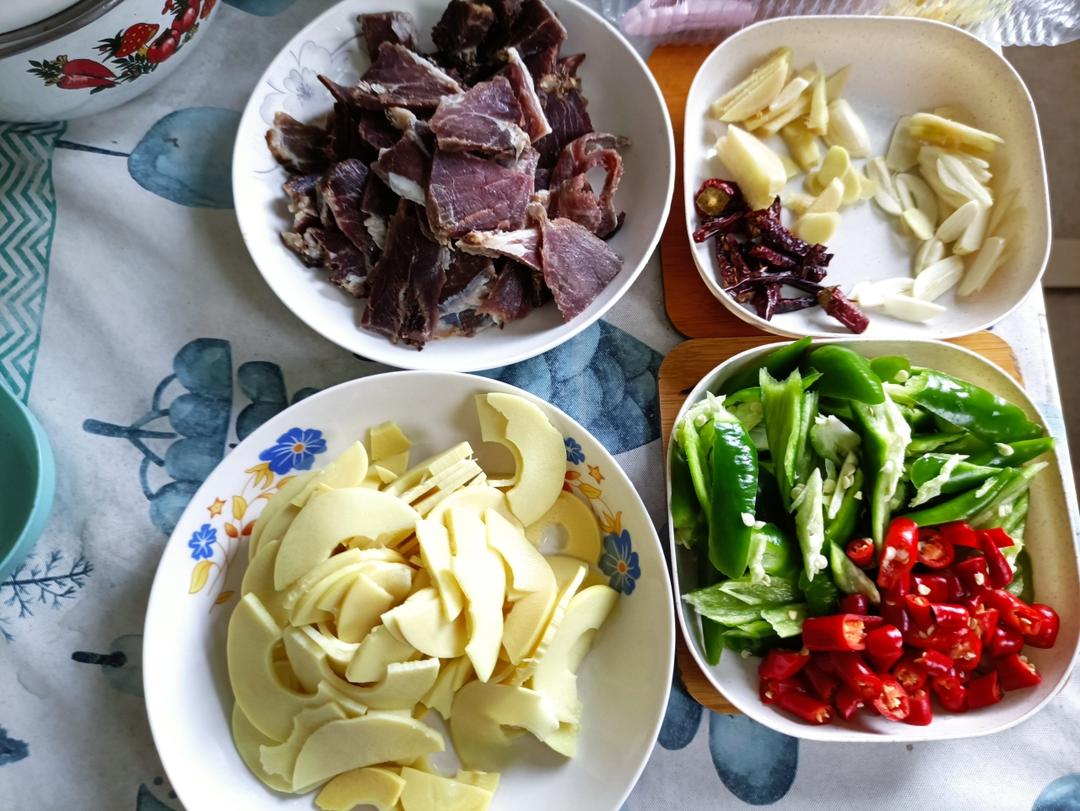 不油腻的烟笋炒腊肉