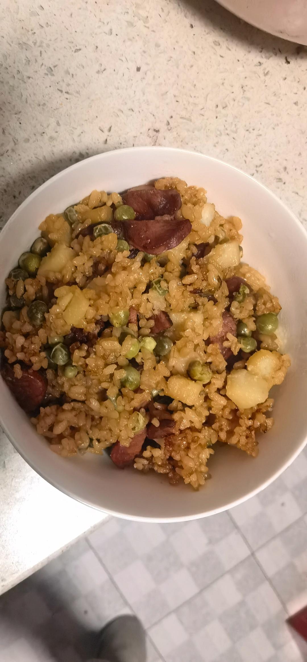 懒人版香肠土豆焖饭