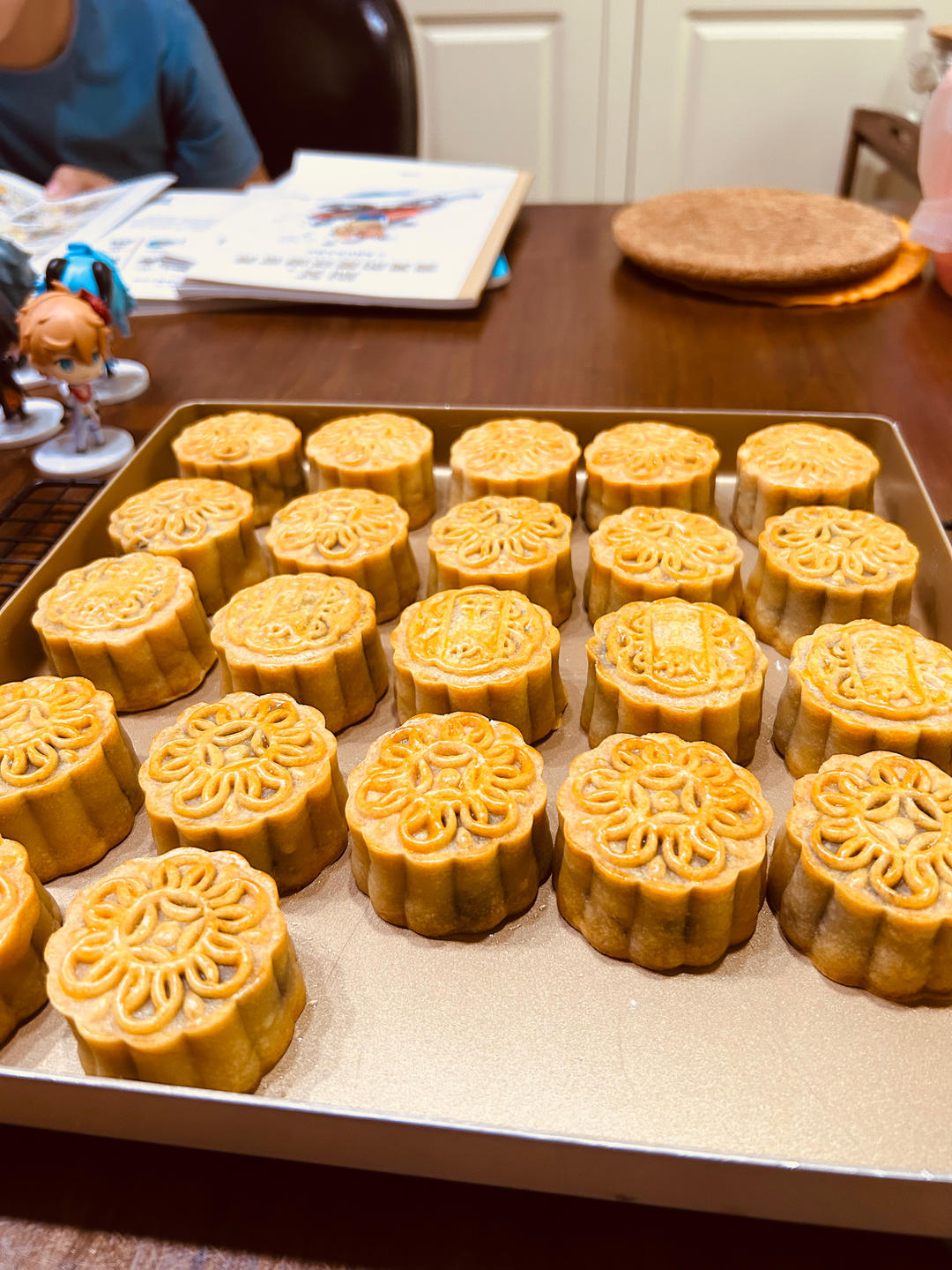 广式月饼－－蛋黄豆沙月饼