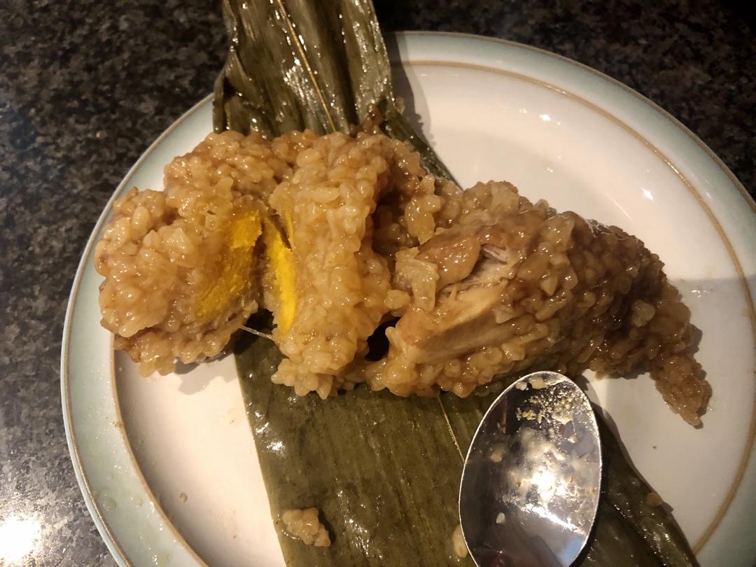 妈咪的♥️私房秘制咸蛋黄肉粽
