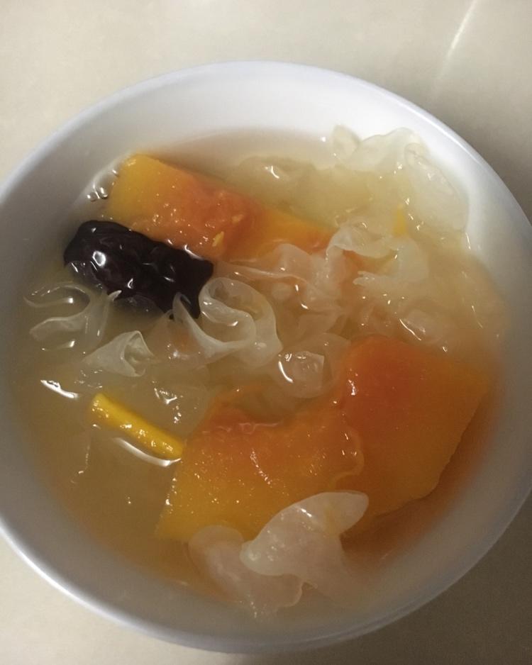 红枣木瓜银耳汤
