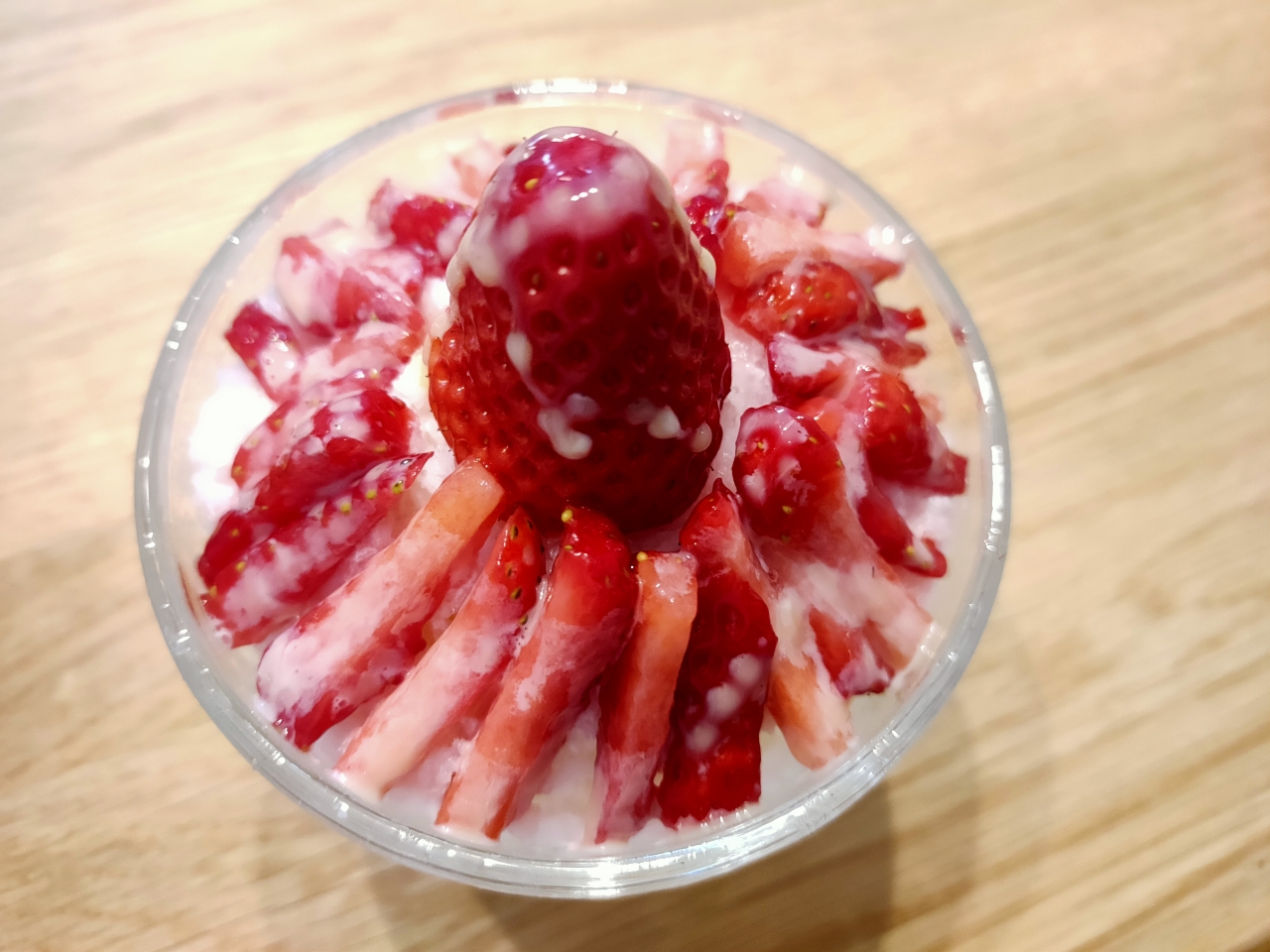 Strawberry Bingsu 韩国草莓雪冰/牛奶刨冰