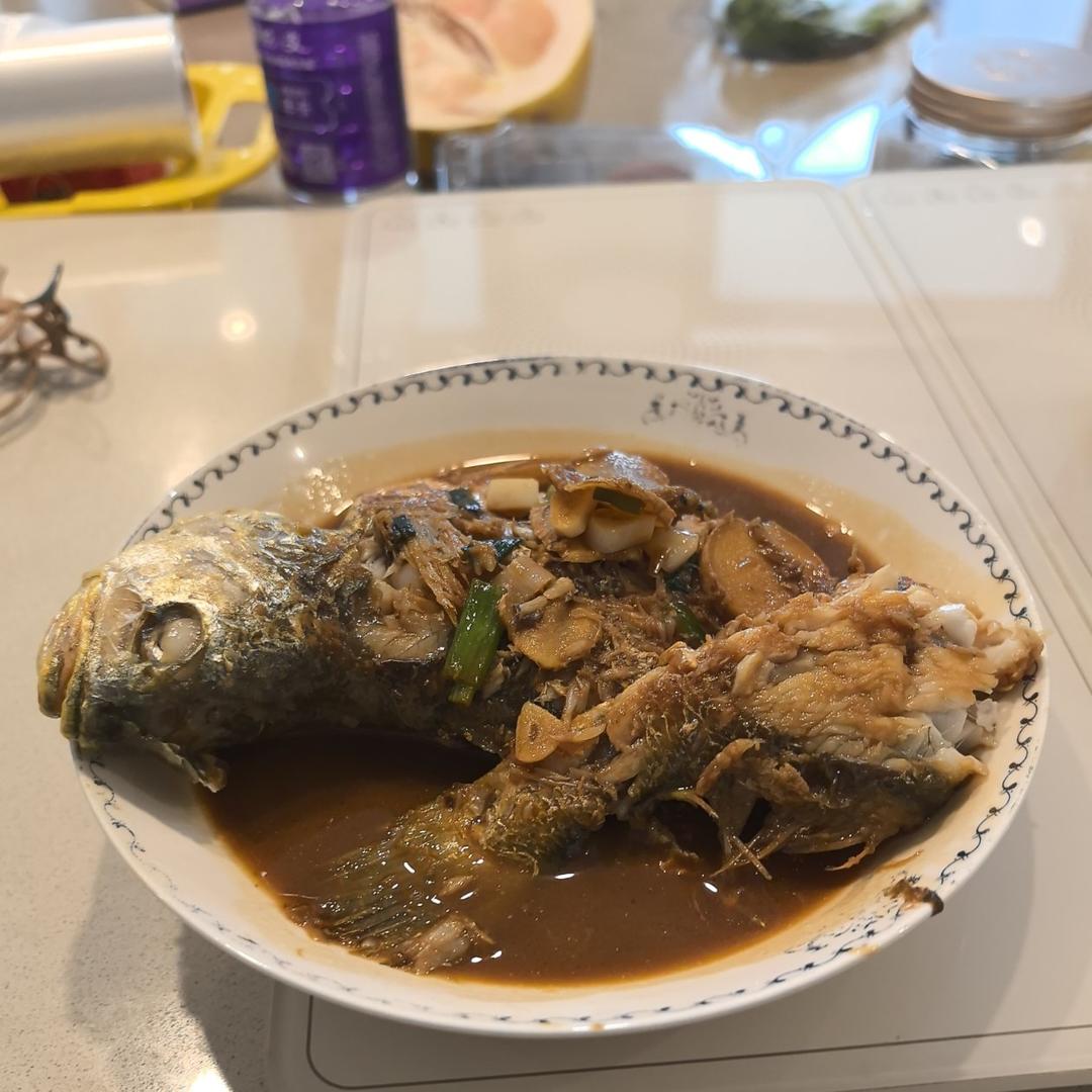 红烧黄鱼—鱼皮不破的小窍门