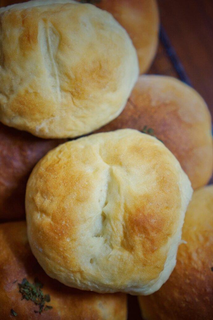 松松软软的，是「小森林」的土豆面包呢。