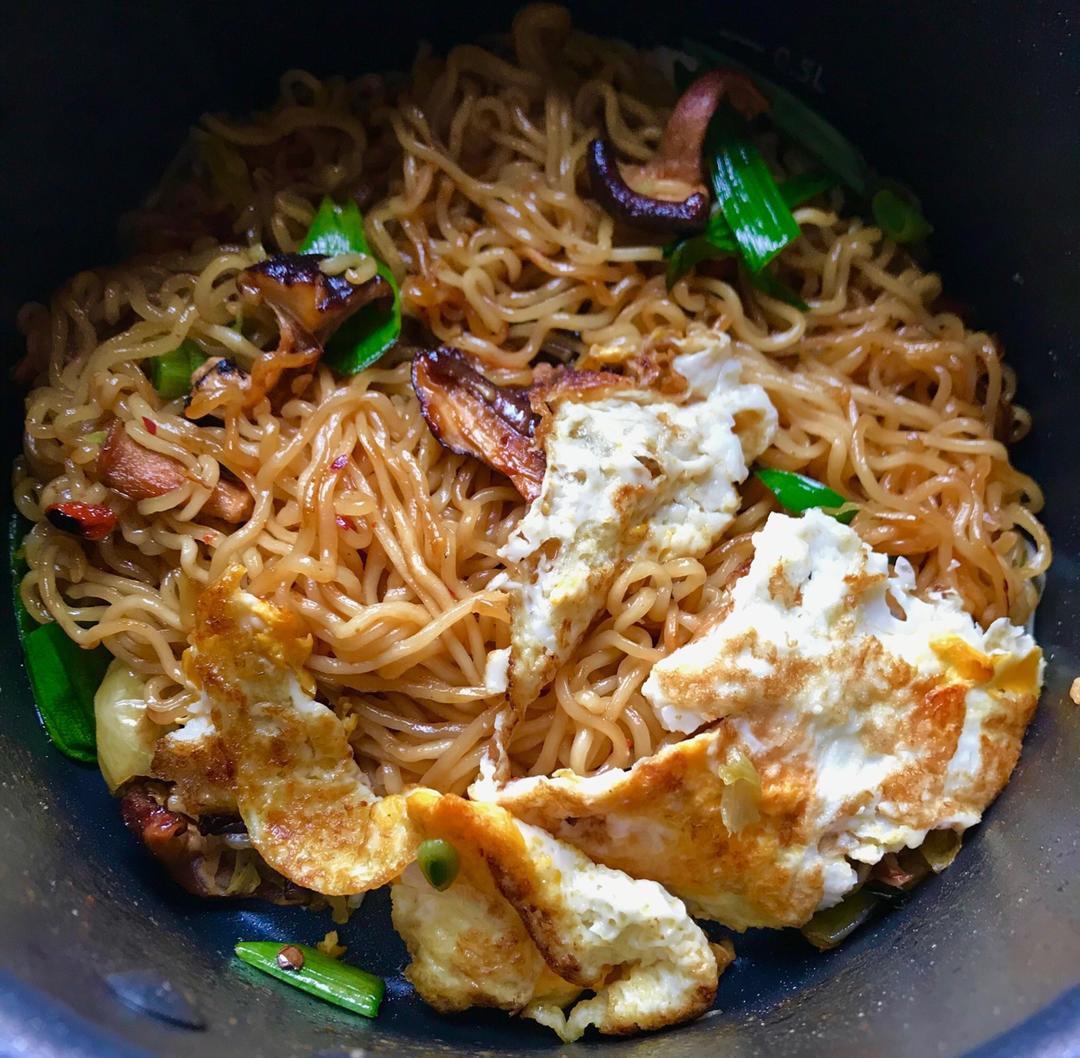 炒方便面￨幸福感爆棚