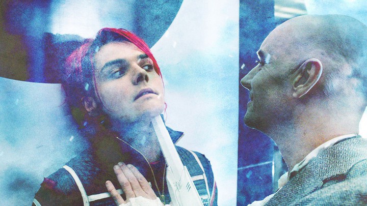 喜儿喂鸭正经地