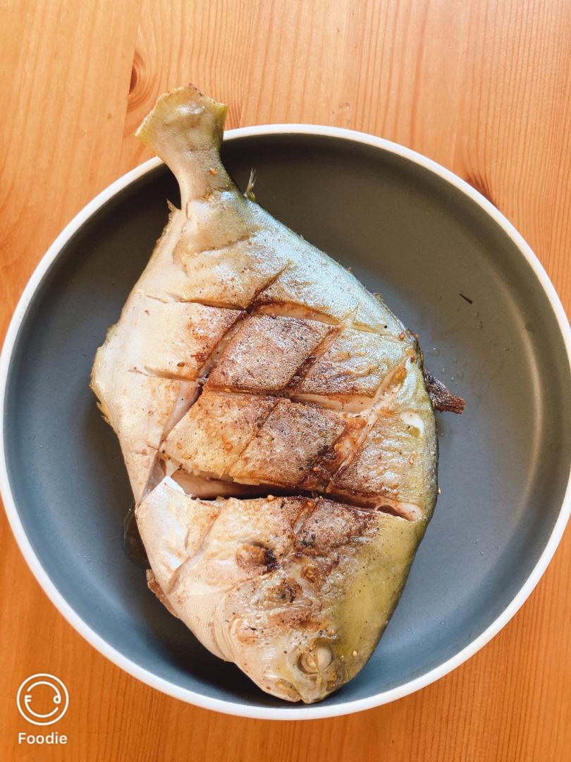 小朋友百吃不厌的香煎金鲳鱼