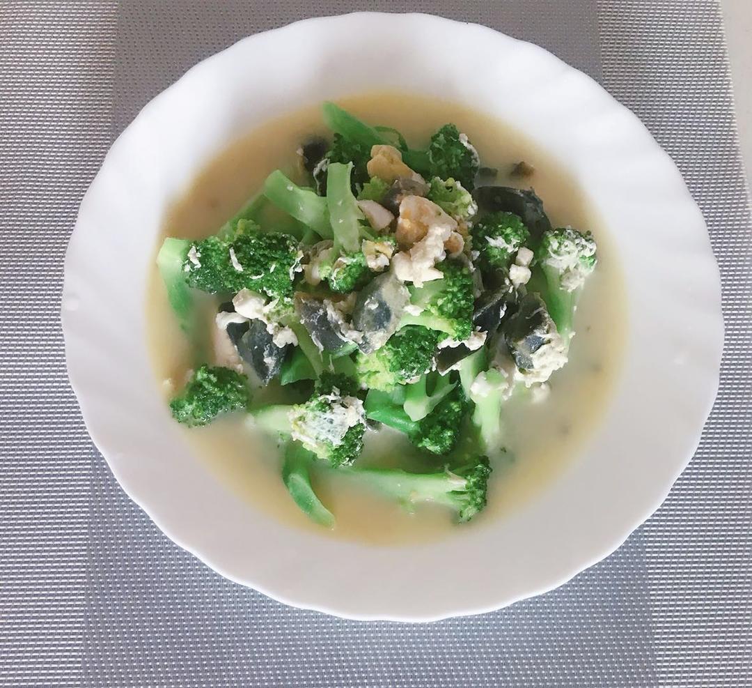 上汤西兰花的做法