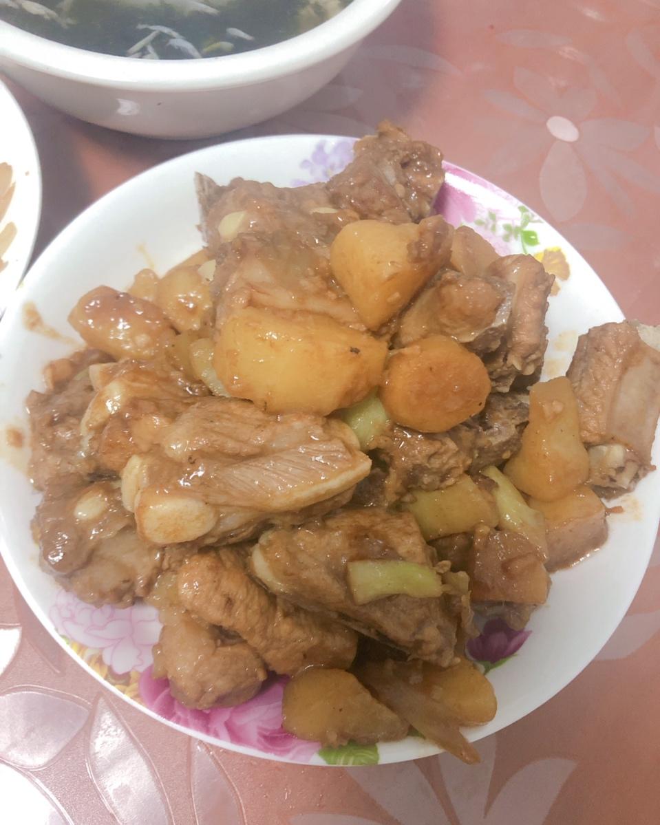土豆烧排骨