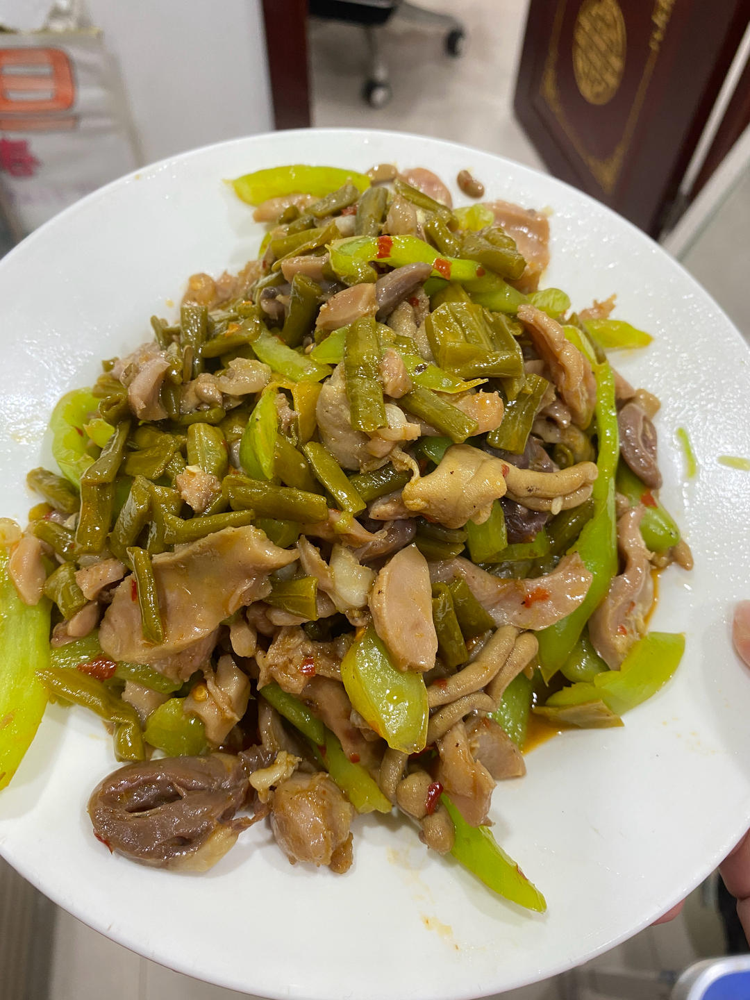 够酸爽过瘾的湖南菜酸豆角炒鸡杂