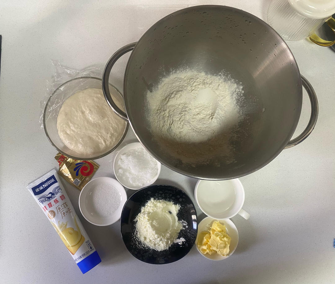 纯奶手撕吐司的做法 步骤1