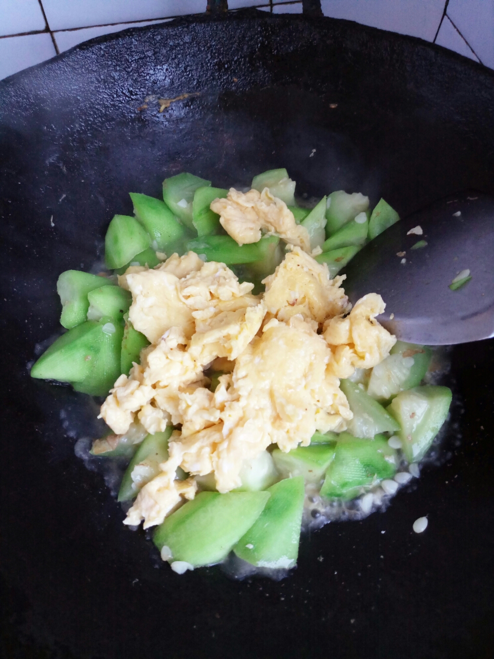 八菱瓜炒蛋的做法 步骤4