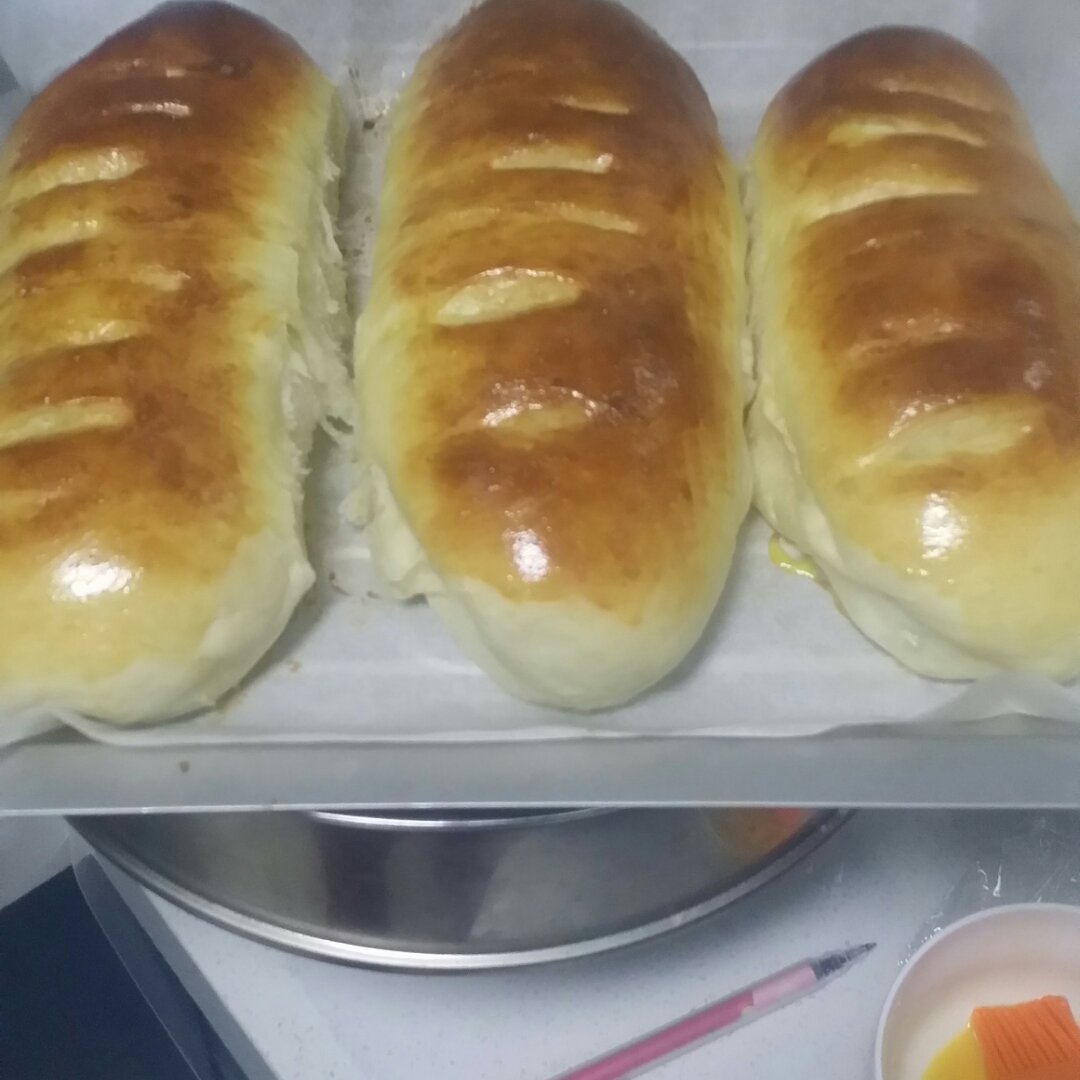 毛毛虫烤肠面包--附面包机揉面心得