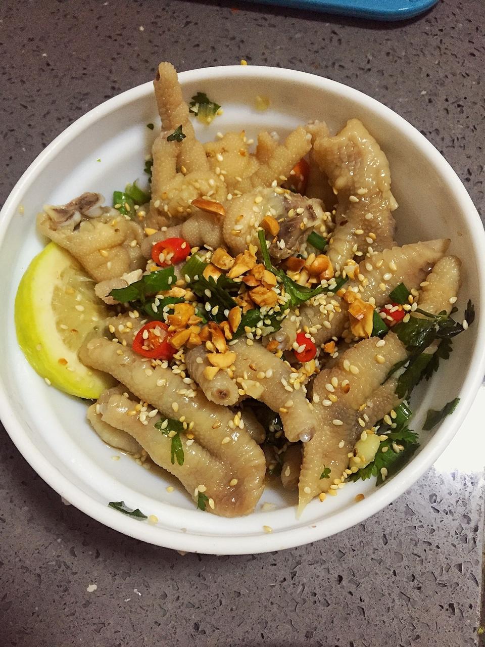 凉拌鸡爪-人人爱