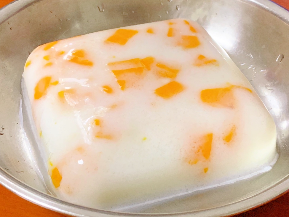 牛奶芒果凉粉果冻