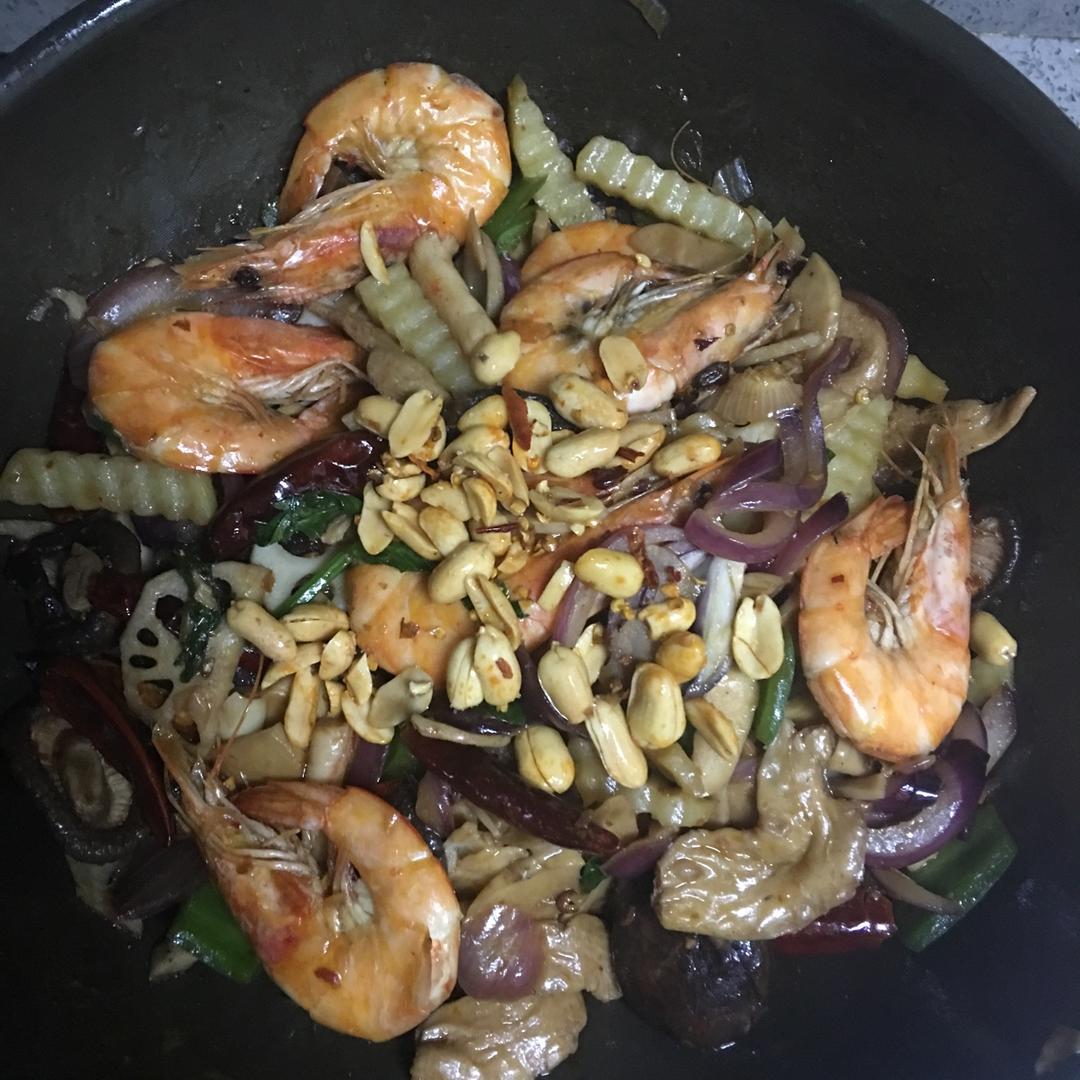 能瞬间引爆味蕾的【香辣干锅虾】