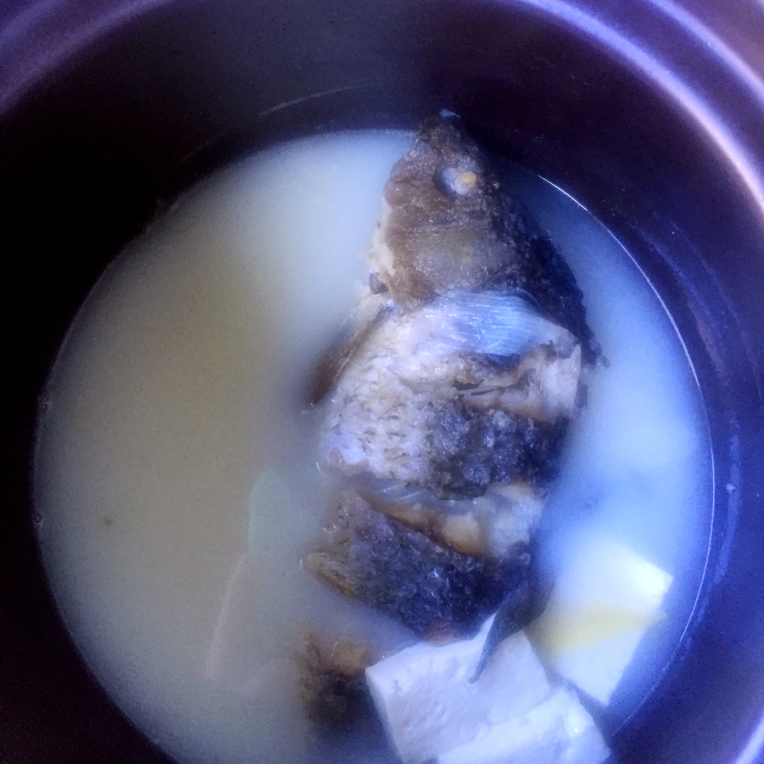 鲫鱼豆腐汤