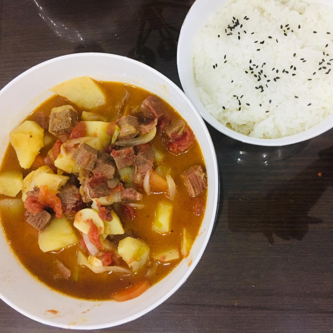 【番茄土豆炖牛腩】