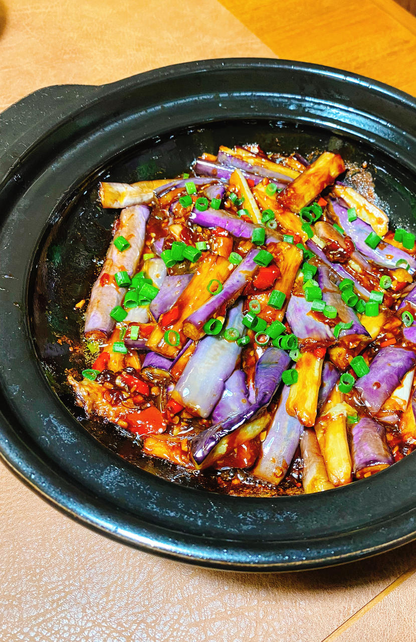 开胃下饭菜！巨简单的家常鱼香茄子煲