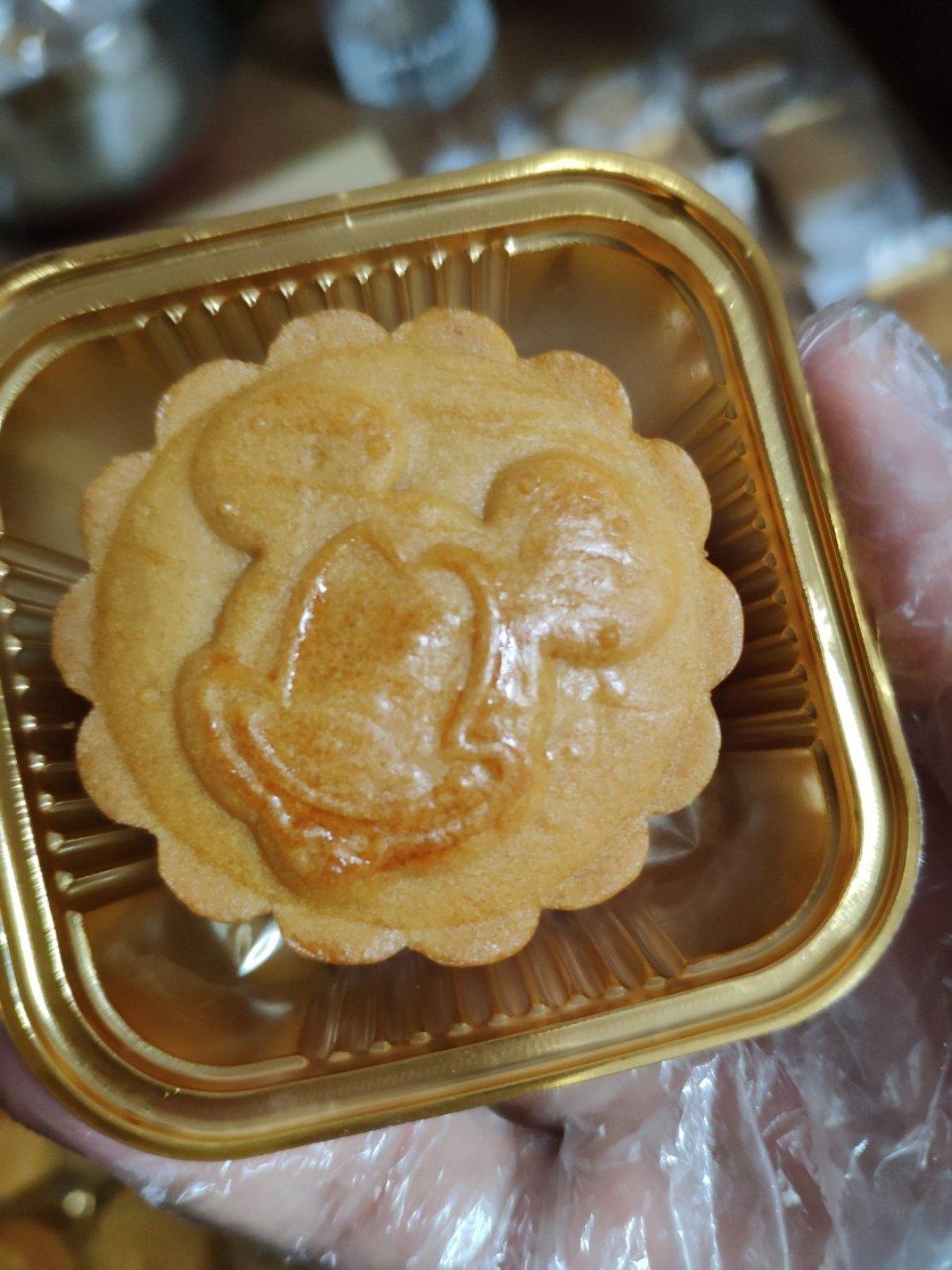 广式月饼——蛋黄莲蓉月饼
