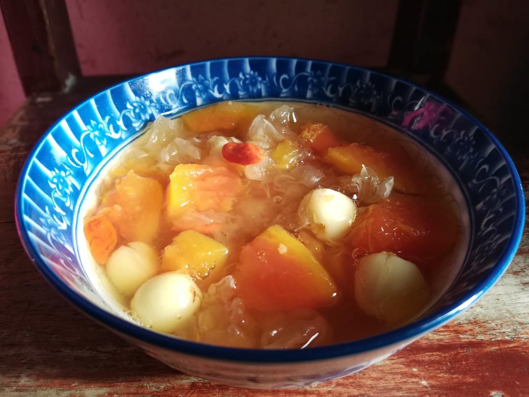 木瓜银耳莲子汤