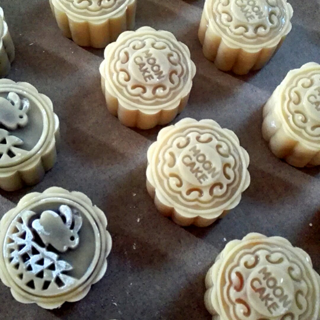 广式月饼—蛋黄莲蓉月饼