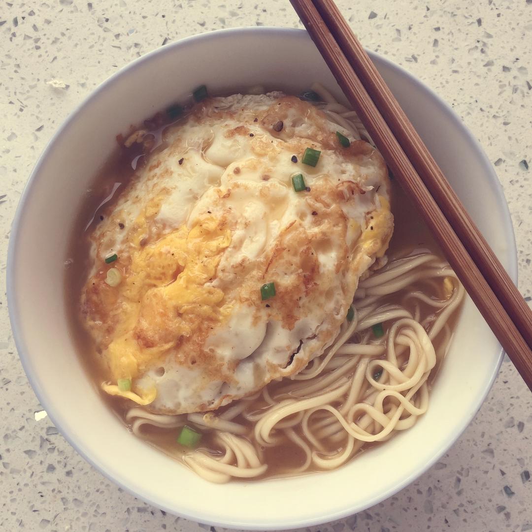 黑椒鸡蛋面的做法