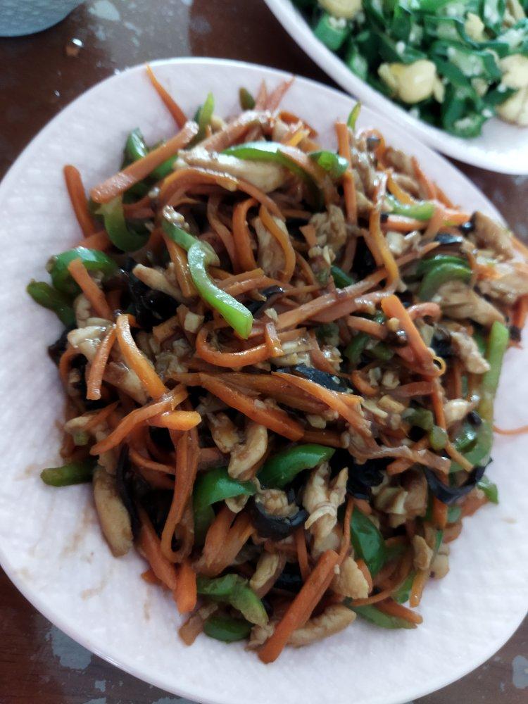 米饭🍚杀手鱼香鸡丝         （减脂期也可以吃）