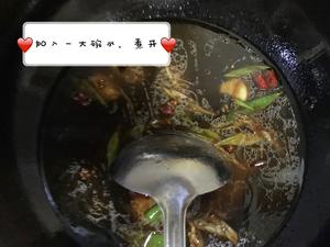 家常菜——蒜苔焖鲅鱼的做法 步骤6