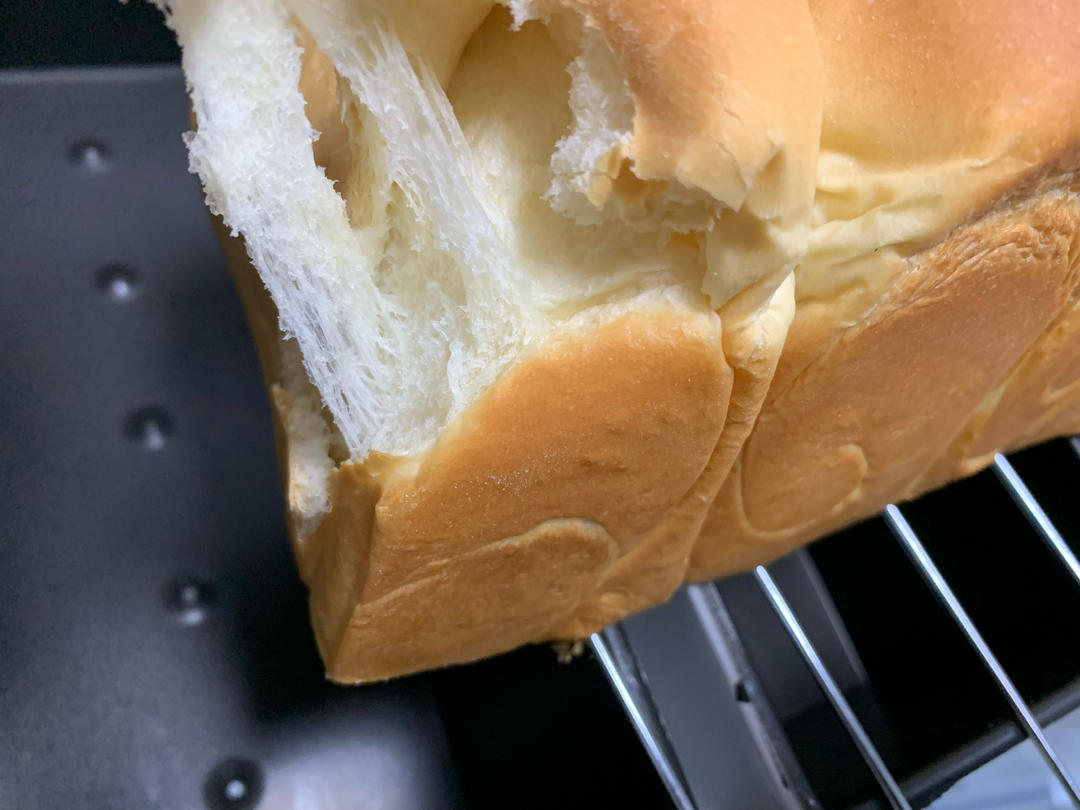 奶香纯粹的重料淡奶油吐司