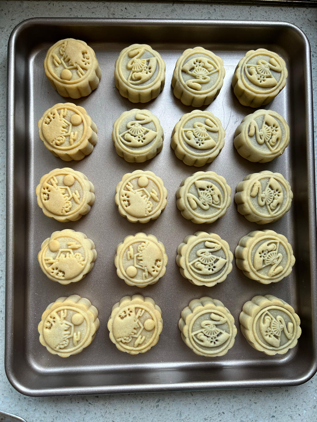 广式豆沙蛋黄月饼（步骤超详细，新手适用）