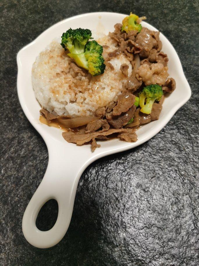 肥牛饭