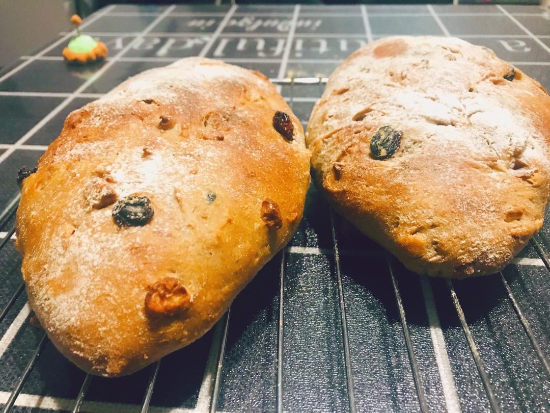 全麦蔓越莓核桃软欧包