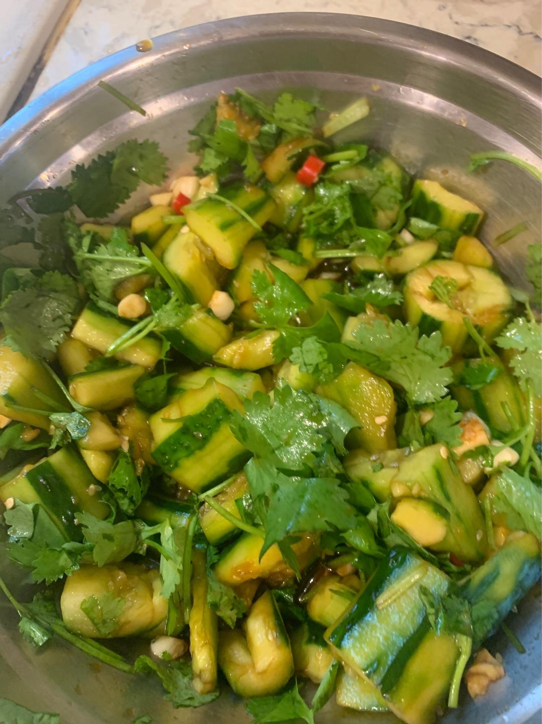 2分钟就能做好的《凉拌拍青瓜》