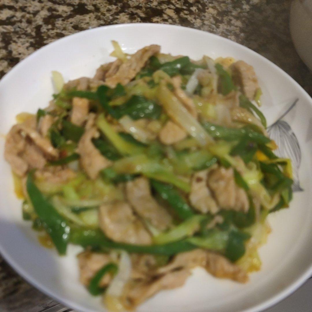 韭黄炒肉丝 ➰韭黄不只炒鸡蛋才好吃啊😋