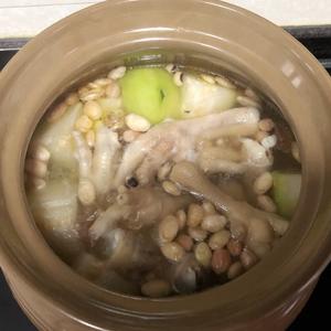 节瓜眉豆煲鸡脚汤🥣的做法 步骤7