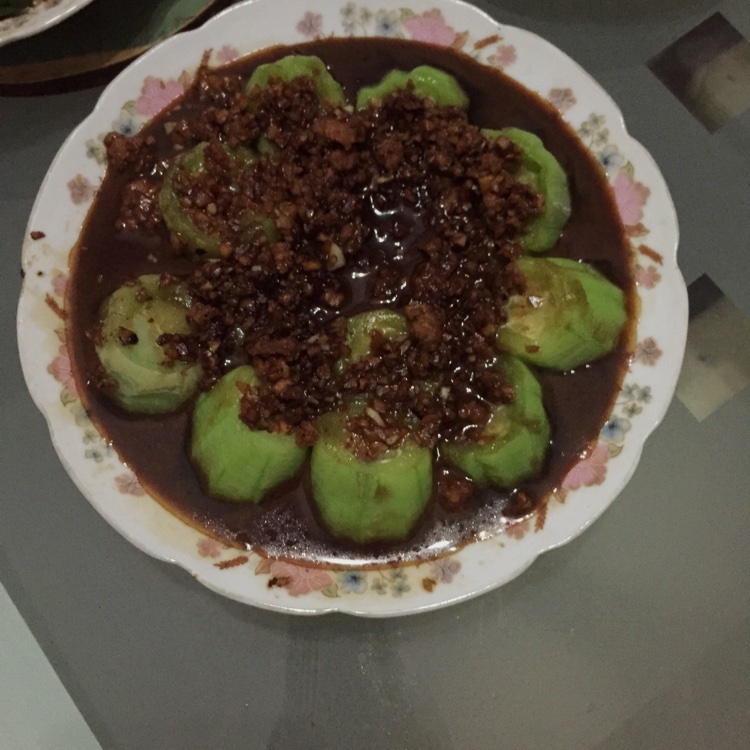 只需要五分钟就可以的美味蒜蓉蒸丝瓜