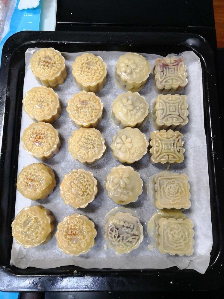 广式月饼——蛋黄莲蓉月饼