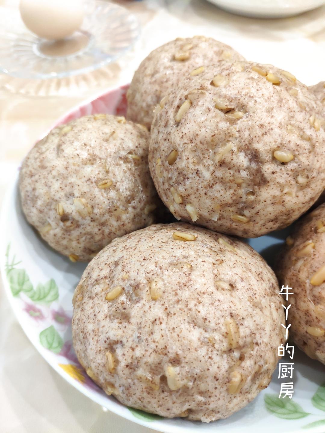 燕麦米牛奶馒头