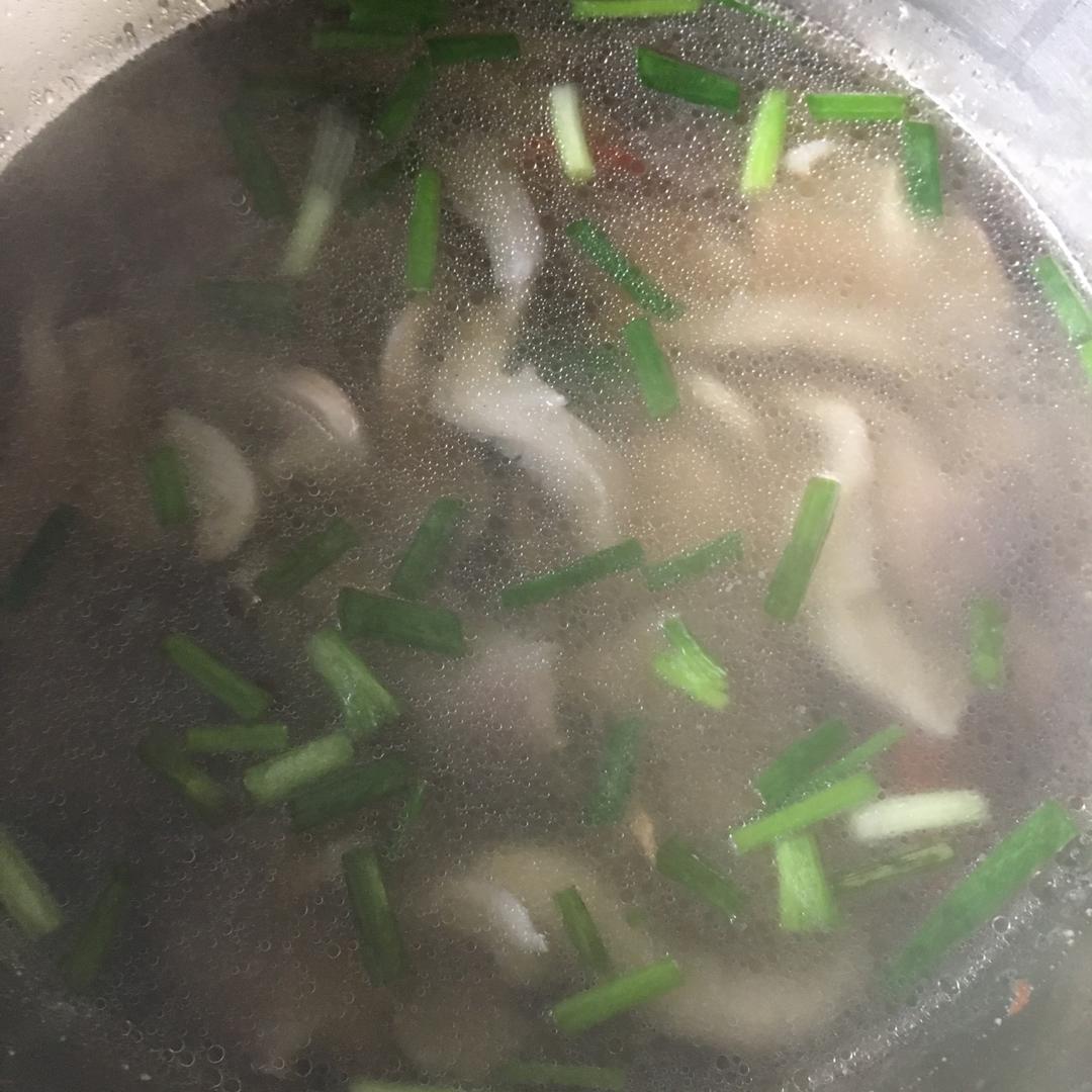 平菇肉片汤