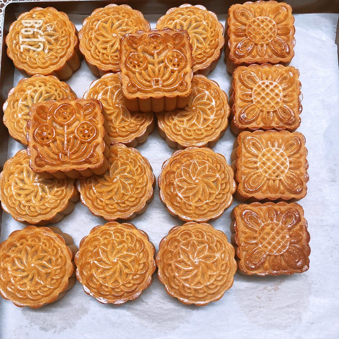 广式月饼——蛋黄莲蓉月饼