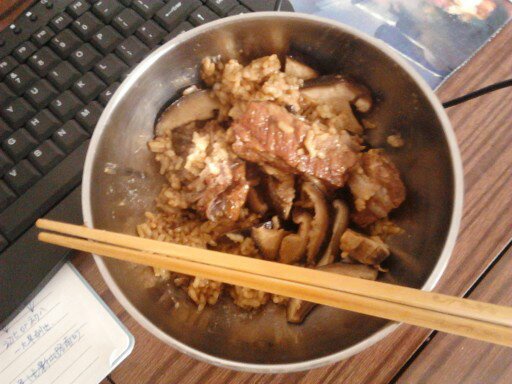 喷香排骨焖饭（爆好吃）