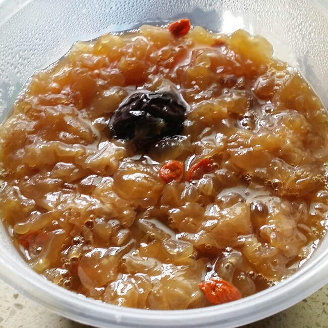 红枣银耳莲子羹